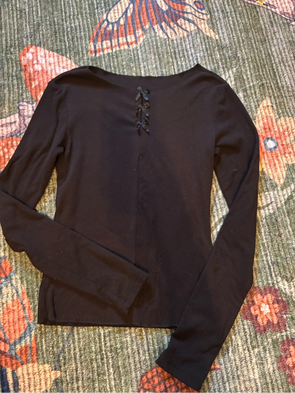 SHEIN Black Ribbed Long-Sleeve Top with Back Bow Accents